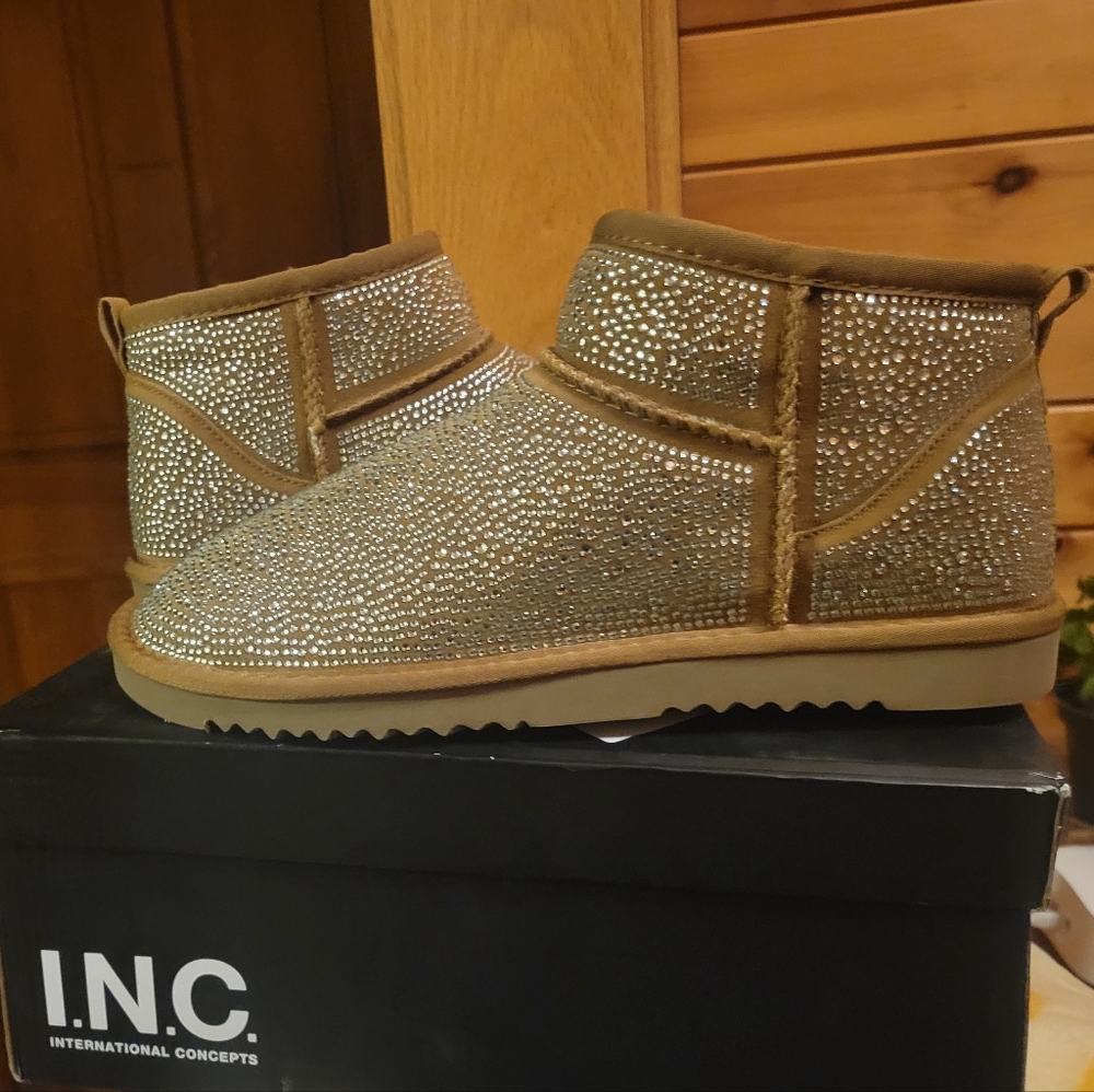 Ariee mini booties from I.N.C. International Concepts®. Size 11 NIB